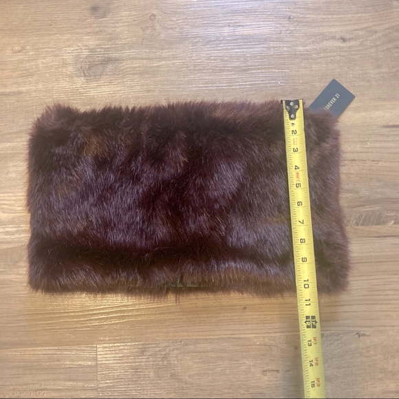 Forever 21 Faux Fur Scarf NWT - Picture 3 of 4